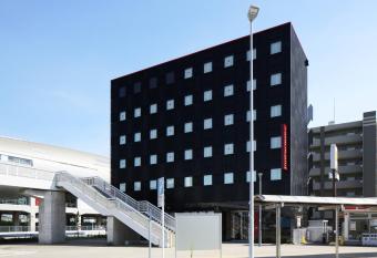 SAKURA SKY HOTEL KASHIWA(                        ) allows 18 year olds to book a room