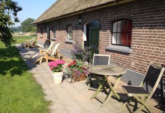 De Aze allows 18 year olds to book a room