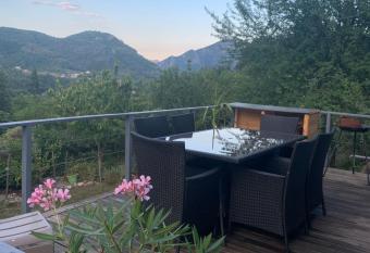 Le Cabanon allows 18 year olds to book a room