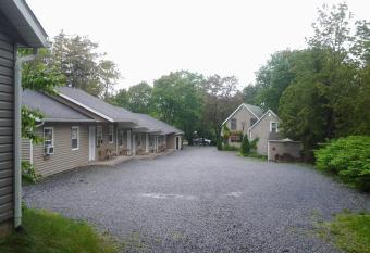 Rothesay Motel has Balcony rooms
