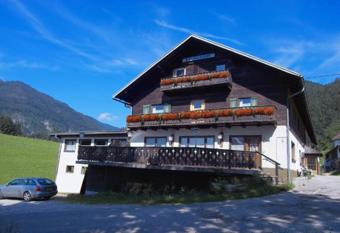 Zaunerhof Apts has Balcony rooms