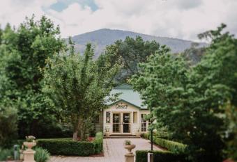 Oscar s On The Yarra allows 18 year olds to book a room