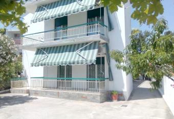 Haus Dusseldorf has Balcony rooms