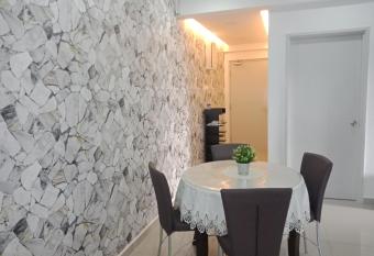 Pangsapuri Midas has rooms with a private hot tub