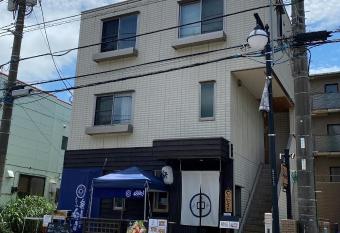 B&B YUIGAHAMA allows 18 year olds to book a room