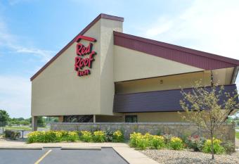 Red Roof Inn Champaign - University allows 18 year olds to book a room