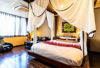 Hotel Balian Resort Shinjuku Honten (Adult Only) allows 18 year olds to book a room