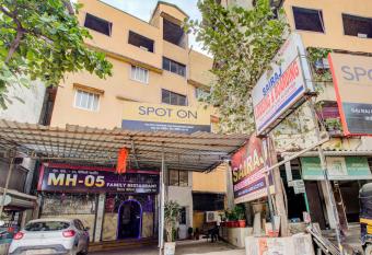 SPOT ON 62891 Viraj Lodging & Boarding allows 18 year olds to book a room