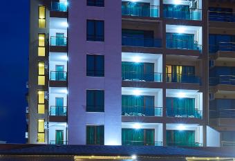 Central Plaza has Balcony rooms