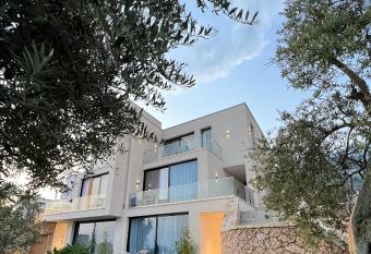 Le R  ve Boutique Hotel has Balcony rooms