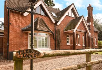 Tilehouse lodge allows 18 year olds to book a room