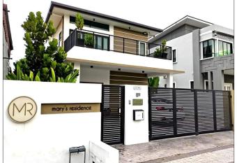 Mary s Residence Ipoh has Balcony rooms