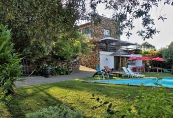 Quintinha D`Arga allows 18 year olds to book a room