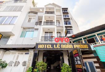 L   Ng  n Ph  ng Hotel 79 HOA S   A PH     NG 7 PH   NHU   N allows 18 year olds to book a room