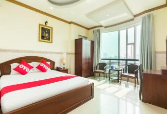 NGAN HA Hotel allows 18 year olds to book a room