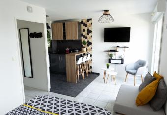 Sunny Studio Disneyland Paris has Balcony rooms