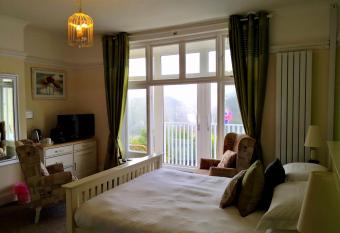 Sunset Guest House has Balcony rooms