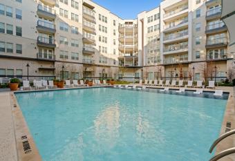 Kasa Arlington Dallas has Balcony rooms