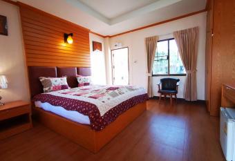 RS Phong Riverside Resort has Balcony rooms