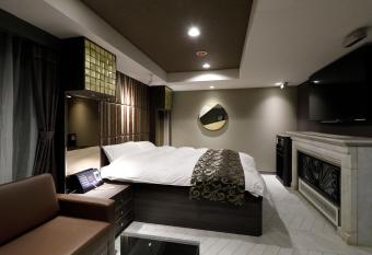                                      HOTEL Birthday kiyosu allows 18 year olds to book a room