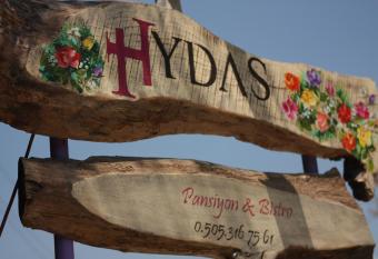 Hydas Pension has Balcony rooms