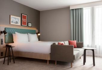 Hilton Garden Inn Paris Orly Airport allows 18 year olds to book a room