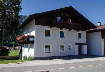 Haus Therese has Balcony rooms