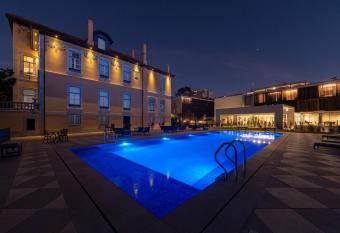 Boeira Garden Hotel Porto Gaia, Curio Collection by Hilton allows 18 year olds to book a room