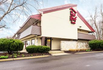 Red Roof Inn Indianapolis South allows 18 year olds to book a room
