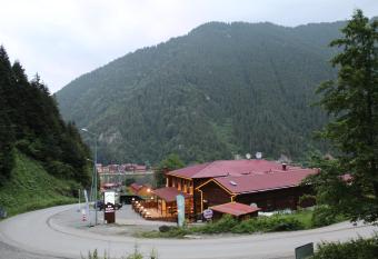 Faraksi Bungalow & Otel has Balcony rooms