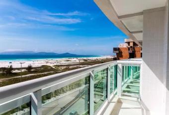 Flat Mandai - Cabo Frio allows 18 year olds to book a room