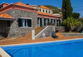 Vivenda Por do Sol has Balcony rooms