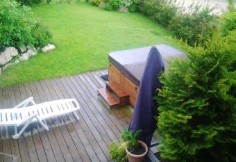 Appartement de 2 chambres avec jacuzzi jardin amenage et wifi a Samoens a 1 km des pistes has Balcony rooms