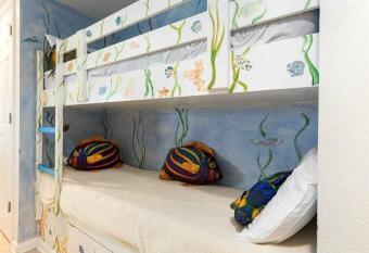 Four Winds II has Balcony rooms