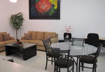 Suite Comfort Ideal Alberca Av Bernardo Quintana 24C allows 18 year olds to book a room