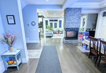 Cozy Forest Home allows 18 year olds to book a room