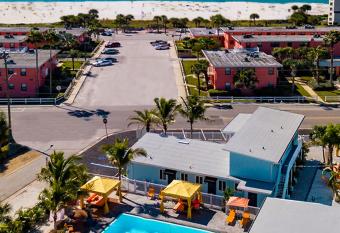 The Villas at St Pete Beach has Balcony rooms