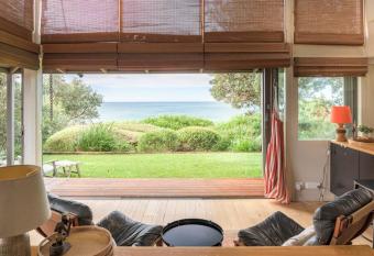 Burra Beach Retreat for Two has Balcony rooms