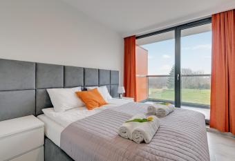 Sea Residence Jastrz  bia G  ra by TriApart allows 18 year olds to book a room