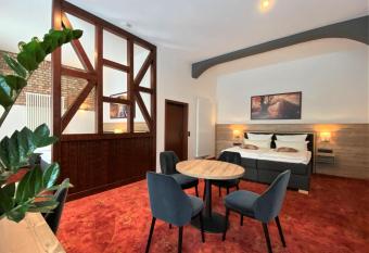 Hotel Friedchen mit eigener Fleischerei allows 18 year olds to book a room