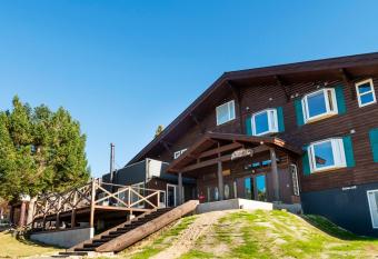 Numajiri Kogen Lodge allows 18 year olds to book a room