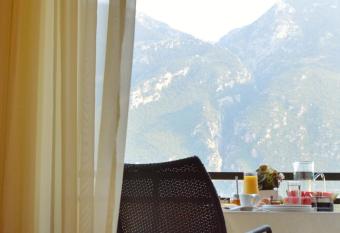 Alexakis Hotel & Spa has Balcony rooms