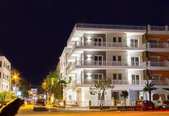 Rodon Inn has Balcony rooms