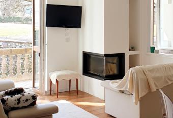 Casa Moren Apartment has Balcony rooms