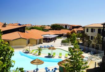 Village Vacances Le Junka has Balcony rooms