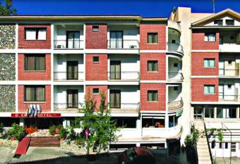 Ekali Hotel has Balcony rooms