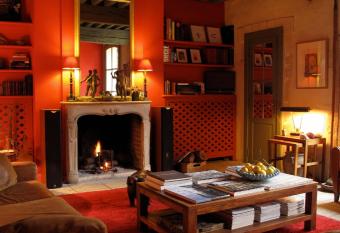 Hotel Les Templiers allows 18 year olds to book a room