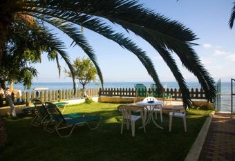 Evgenios Studios has Balcony rooms