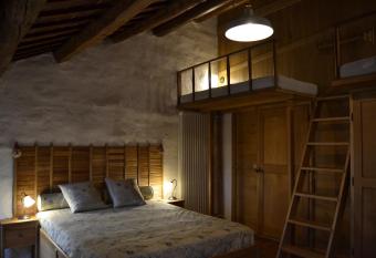 Regina Sconta has Balcony rooms