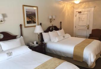 Beresford Arms has rooms with a private hot tub